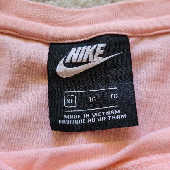 Nike Short Sleeve Tee - Picture 3 of 3